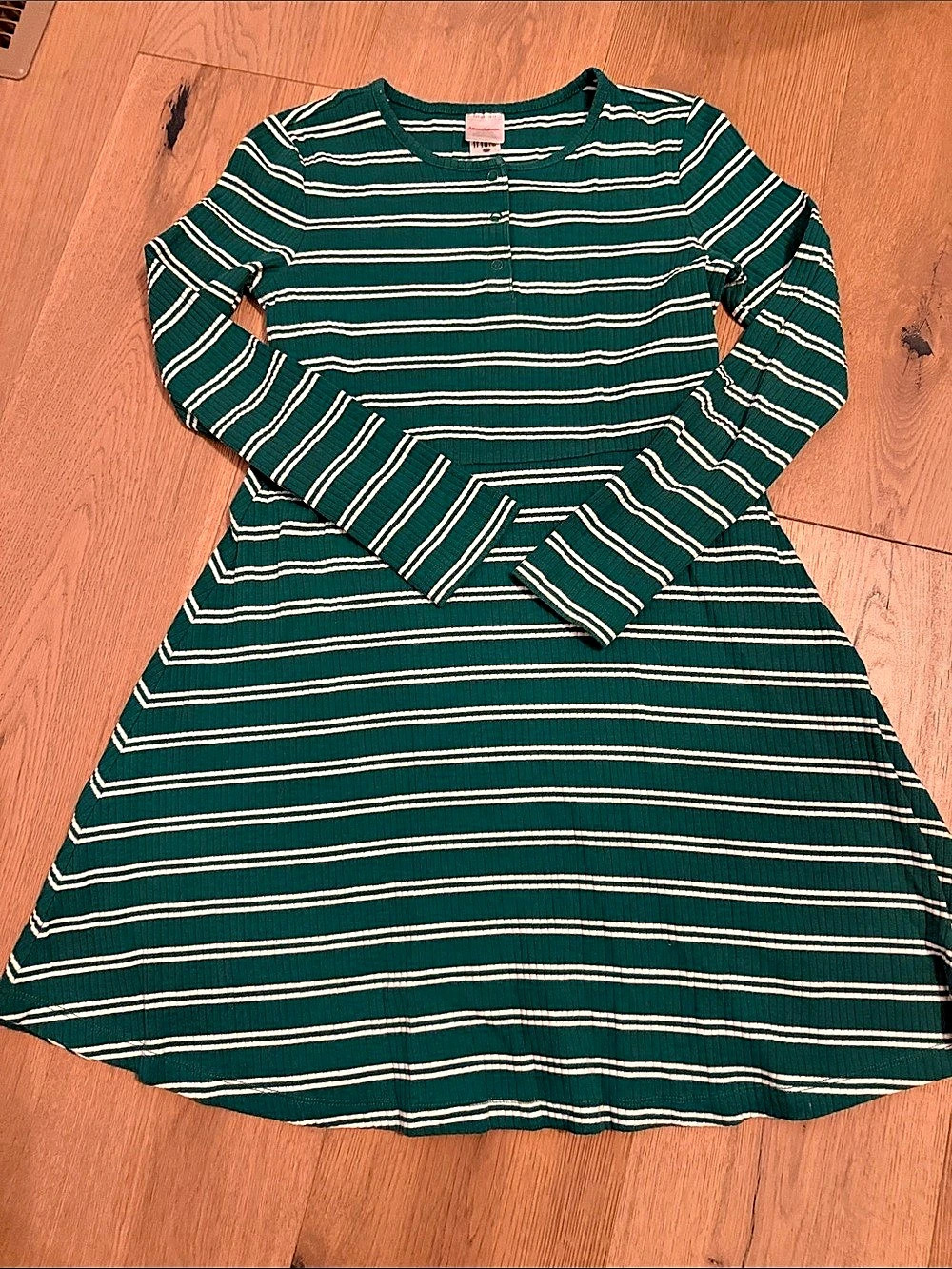 Hanna Andersson Ribbed Striped Long Sleeve Dress in Green & White